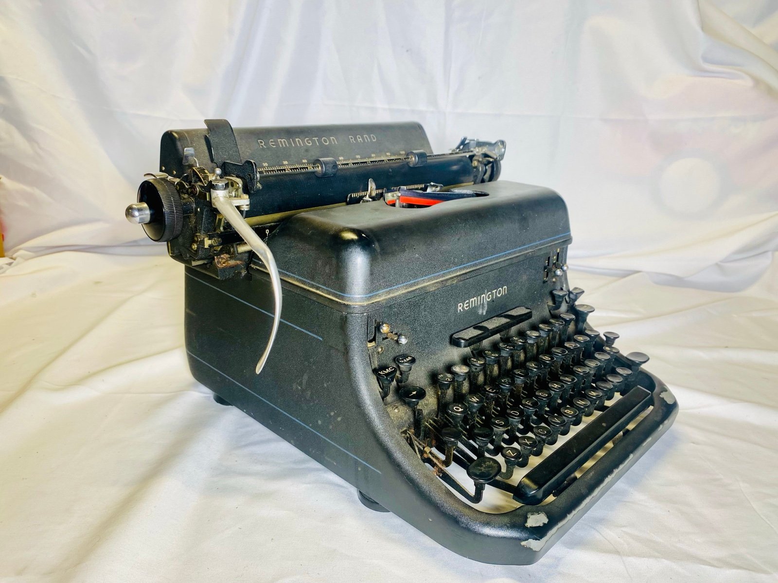 STUNNING Antique 1940 Remington Rand Model Seventeen Typewriter