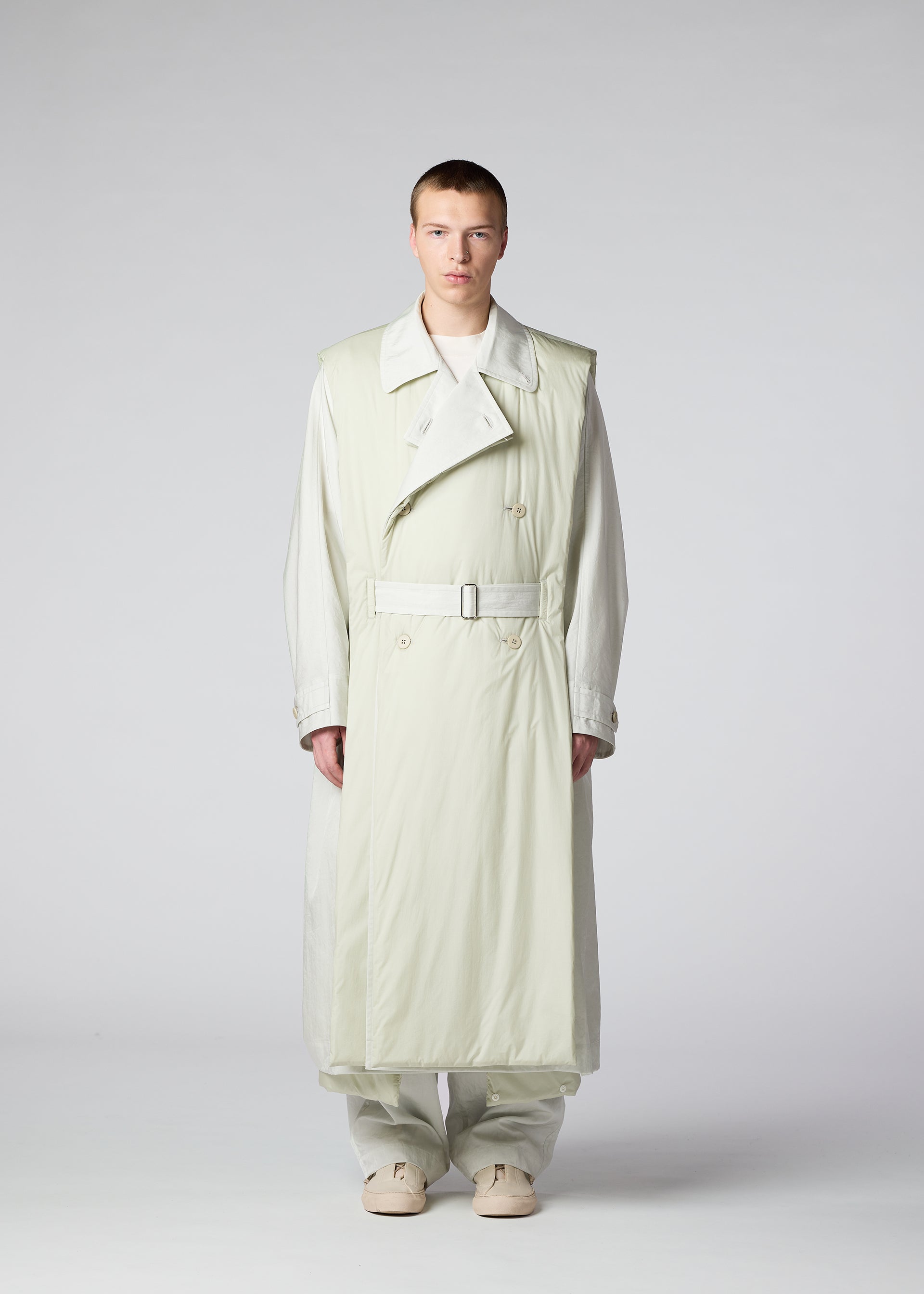 SWITCH Coat Ivory – The official ISSEY MIYAKE ONLINE STORE | ISSEY