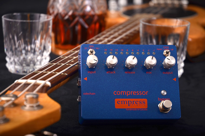 ベーシスト休日課長氏のペダルボードで「Empress Compressor」が活躍中