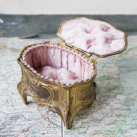 N フランス アンティーク 1800年代 ルイ16世スタイル オルモル装飾