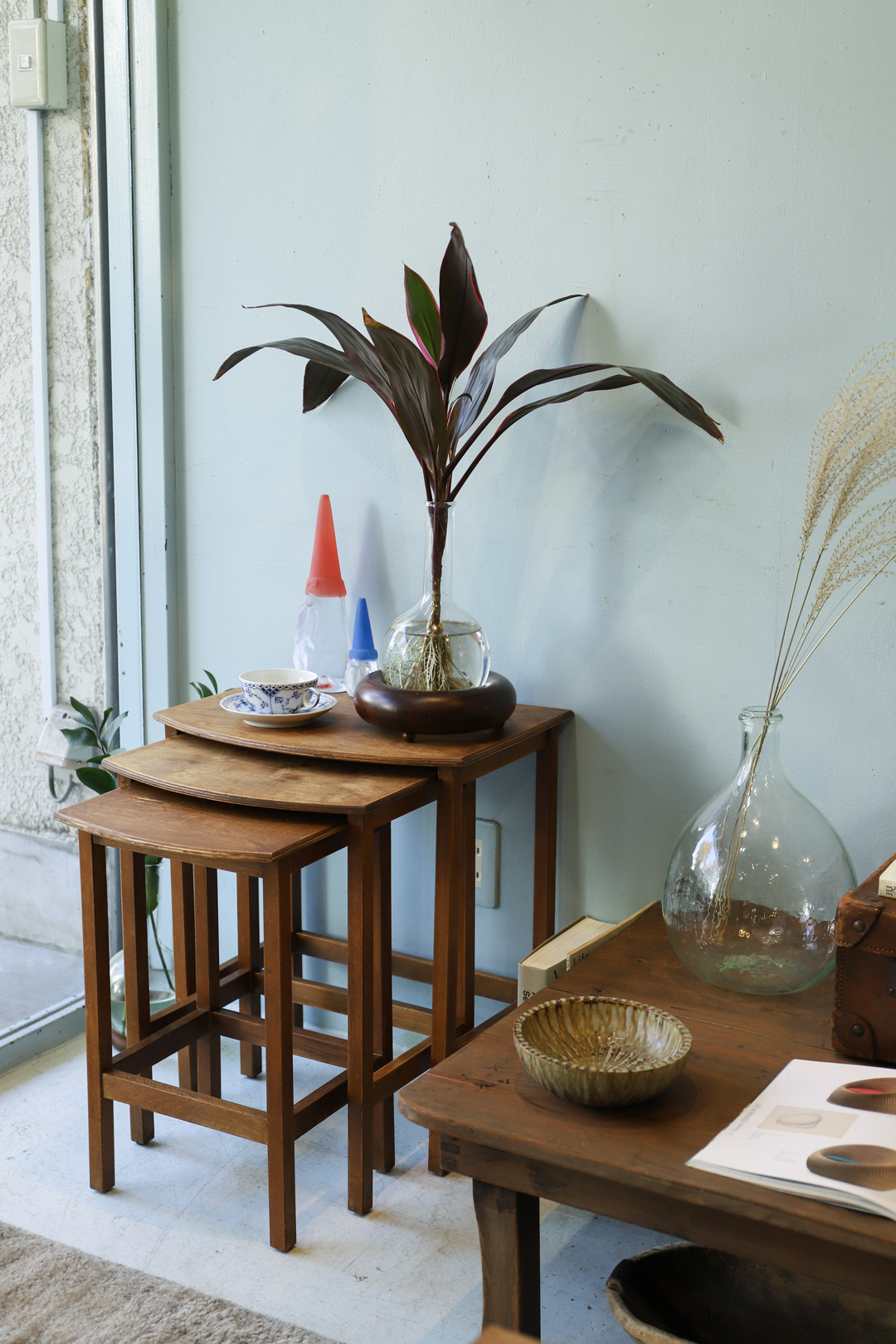 イギリスヴィンテージ ネストテーブル サイドテーブル 花台 シャビー