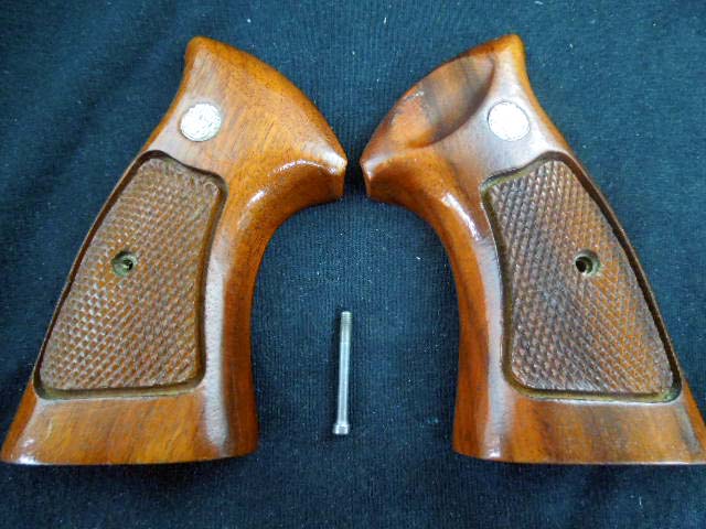 S&W純正 Nフレーム用 実物グリップ S&W純正 Nフレーム用 実物グリップ