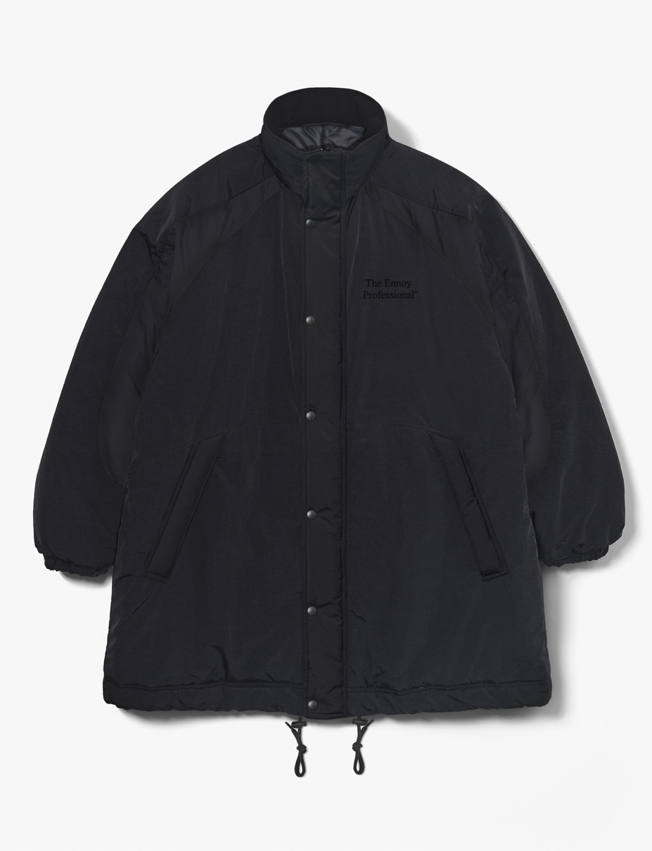 ENNOY『PADDED NYLON BENCH COAT』が国内12月21日より抽選販売 | UP TO