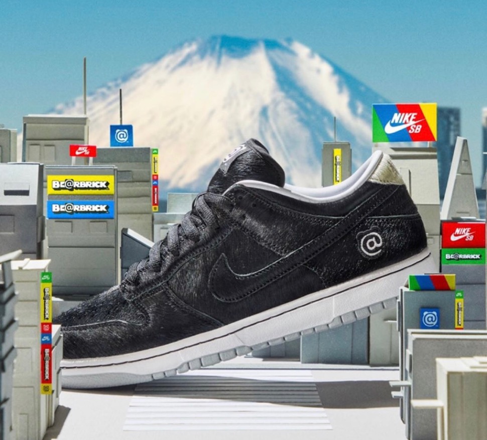 MEDICOM TOY × Nike SB】Dunk Low OG QS “BE@RBRICK”が国内2020年8月22