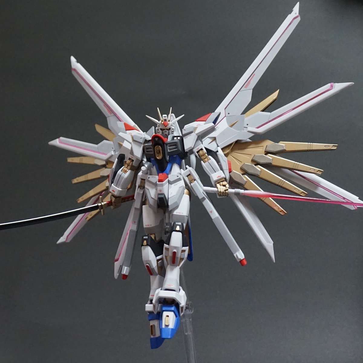 HGCEマイティーストライクフリーダムガンダム完成品 汚れ塗装 HGCE