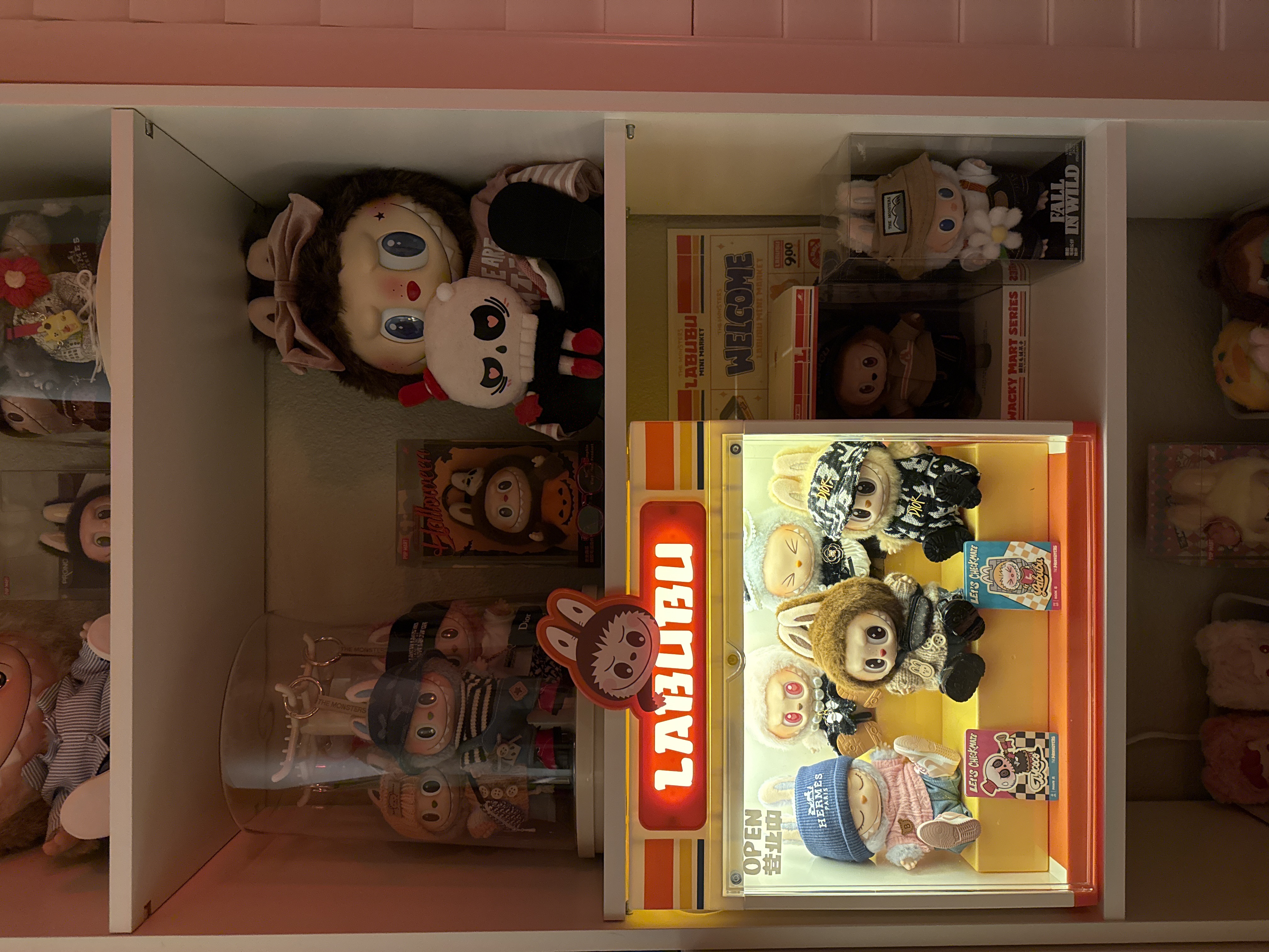 ポップマート ラブブ Wacky Mart シリーズ コンテナ 展示ボックス