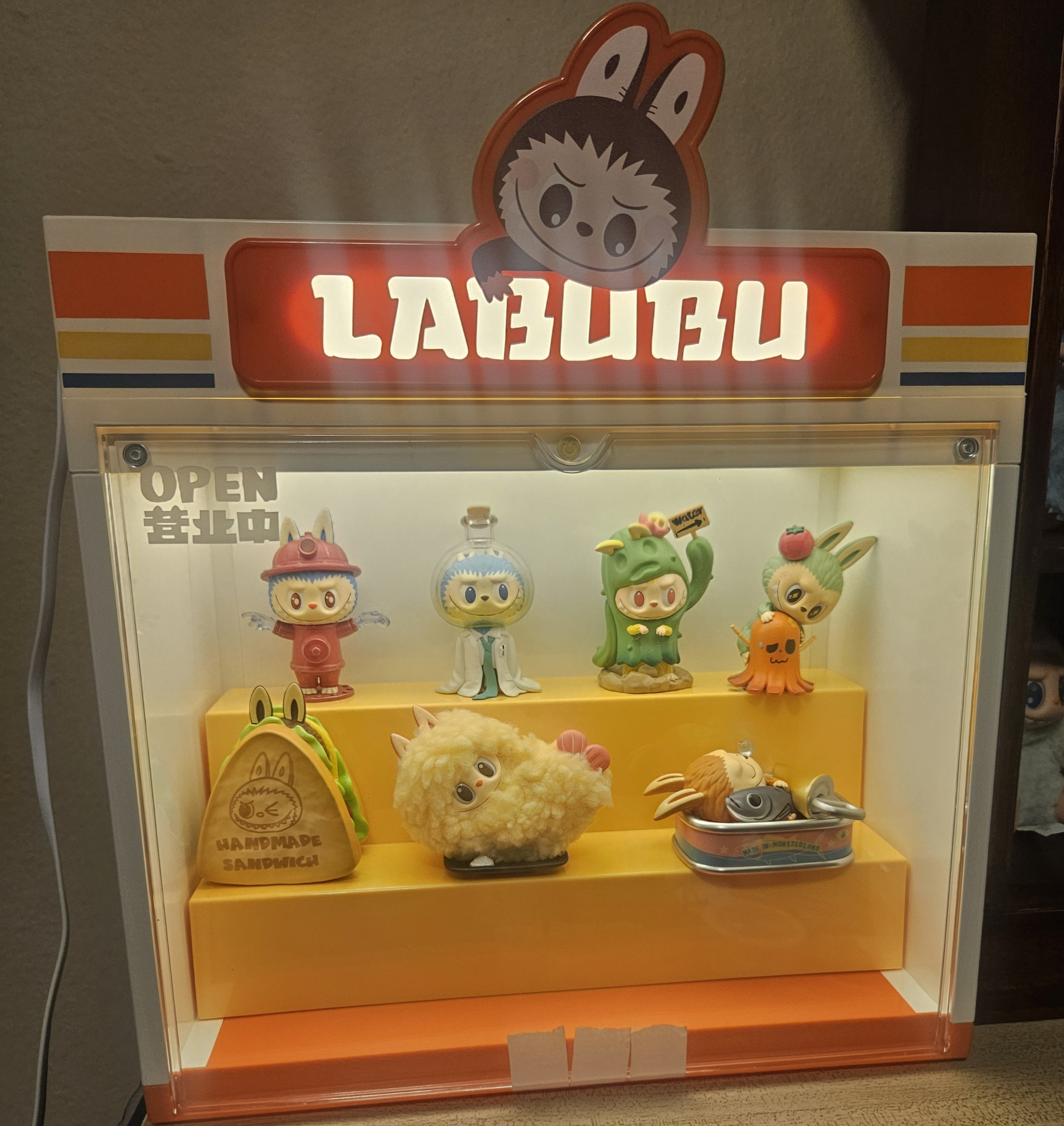 POPMART ラブブ Wacky Mart シリーズ コンテナ 展示ボックス THE