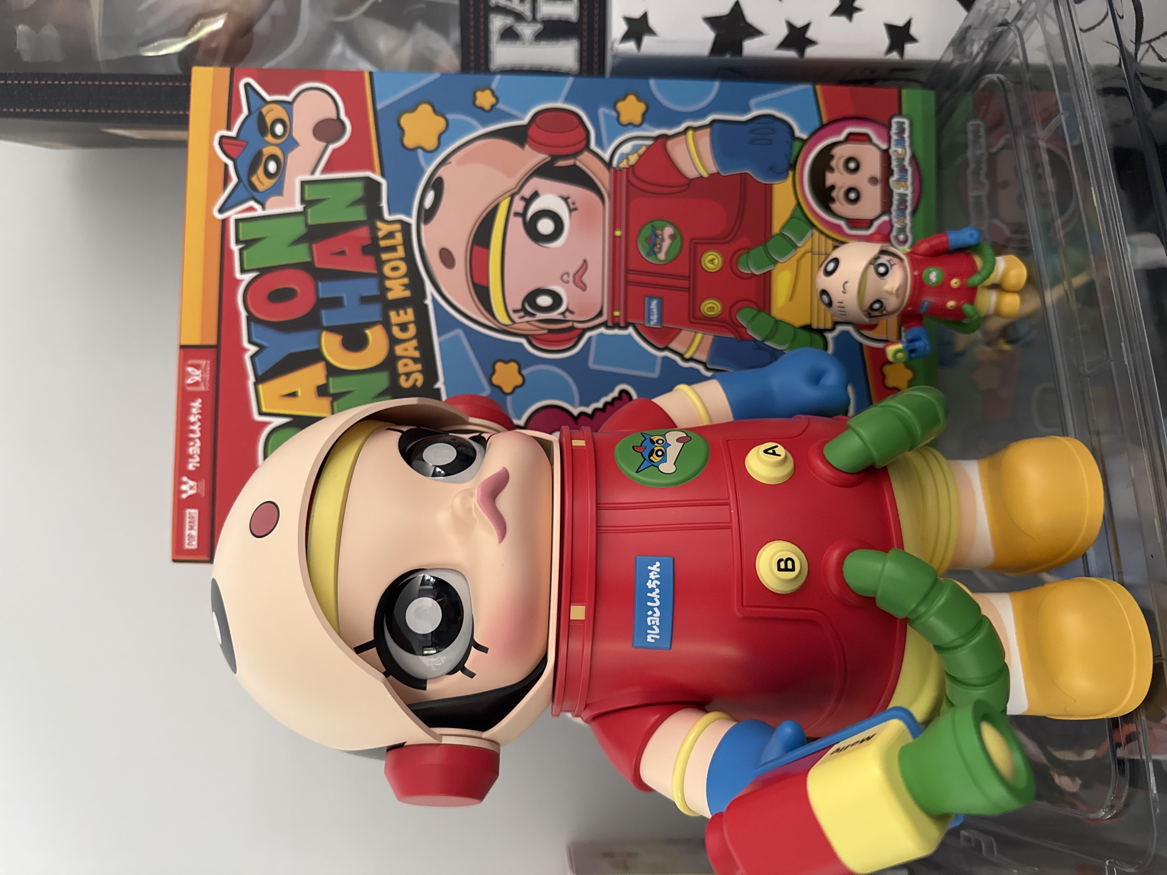POPMART MEGA SPACE MOLLY 400%クレヨンしんちゃん MEGA SPACE MOLLY