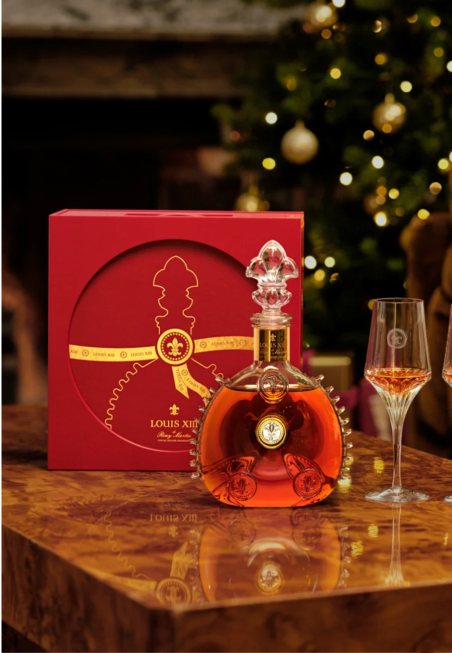 LOUIS XIII : Festive Coffret 2025 LOUIS XIII Cognac - Official website