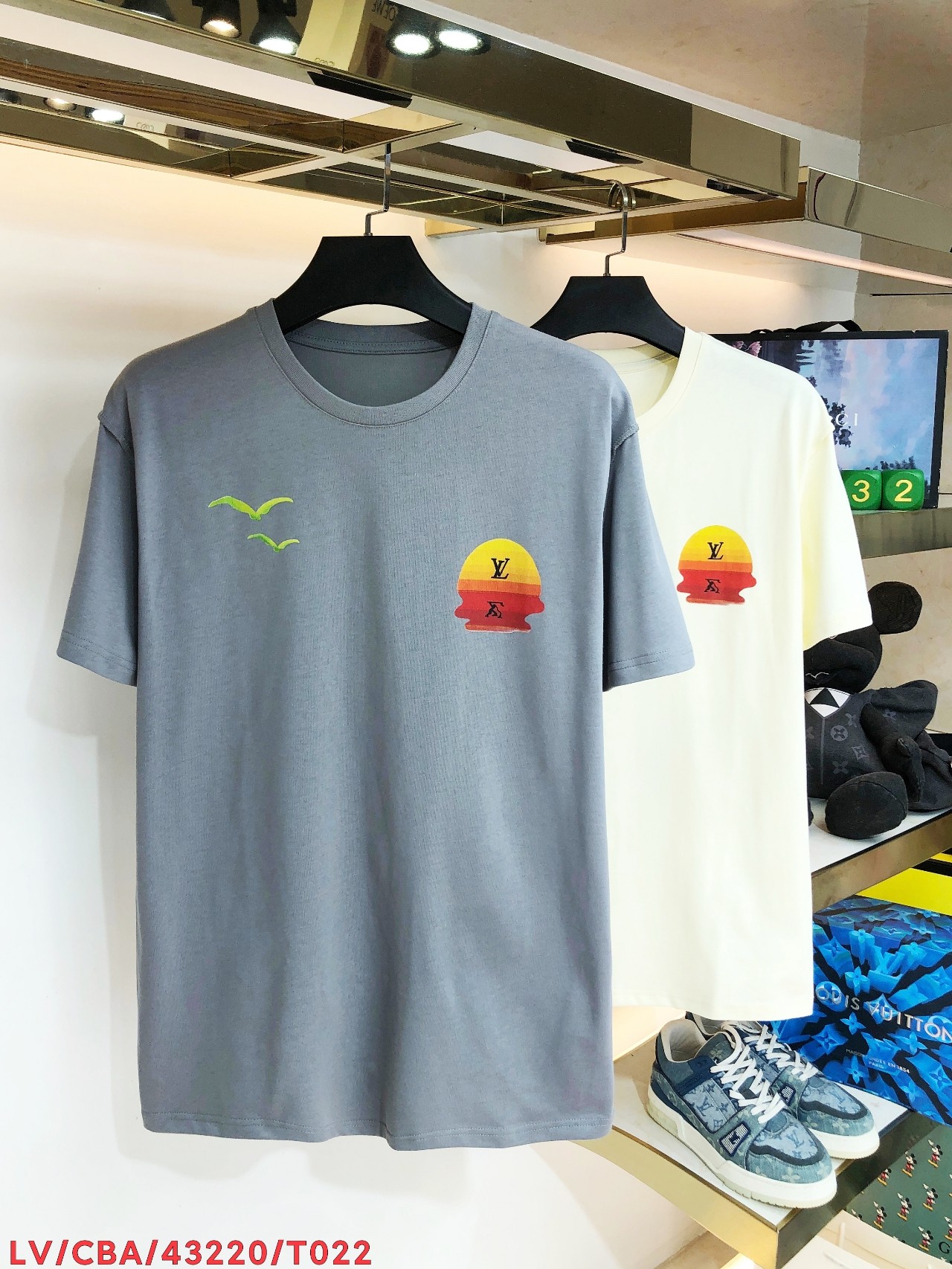 LV×BIRDS プリントTシャツ