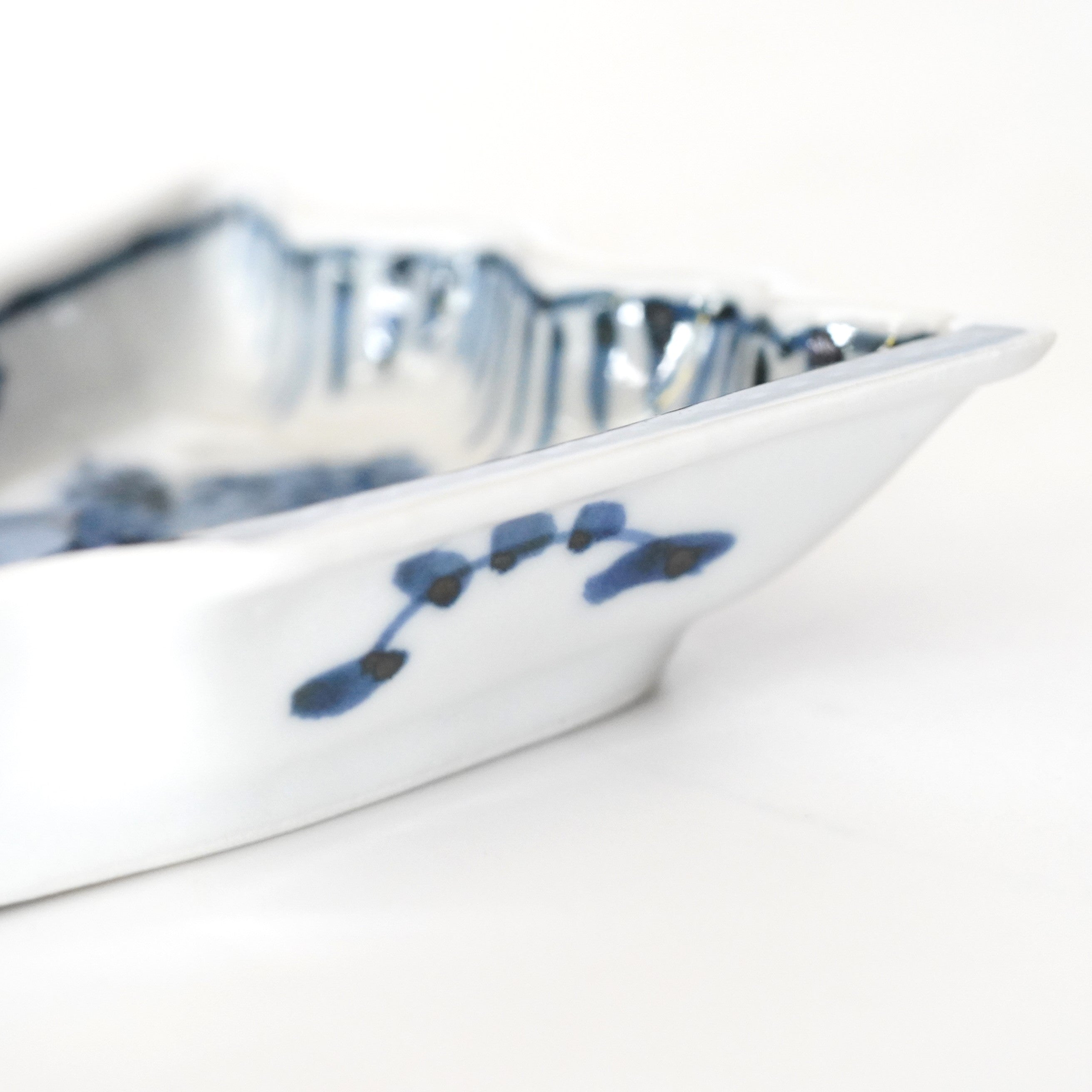 染山水半扇小付 – うつわ御結