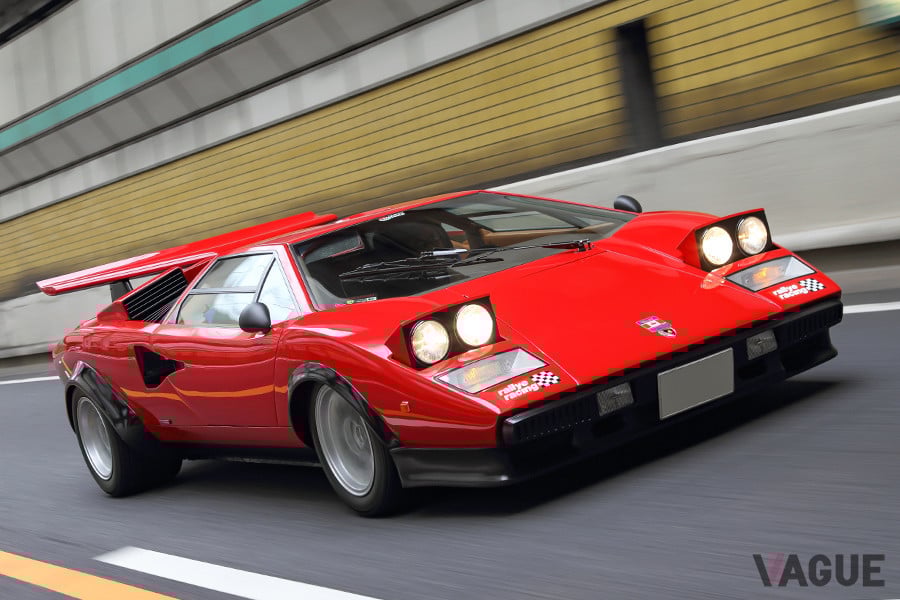 ウルフ・カウンタックが東京の街を激走！ これがファイティングブルの