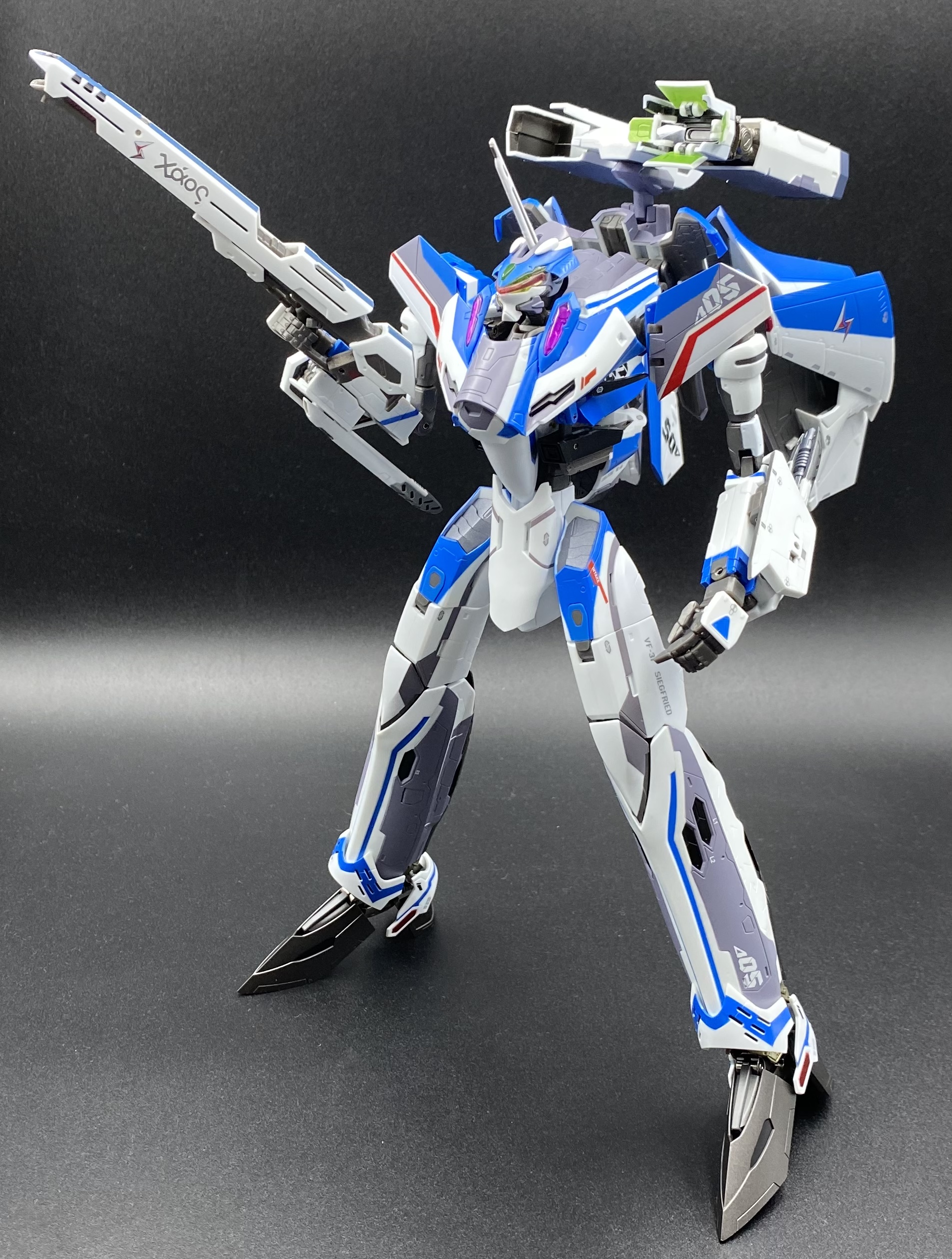 バルキリー格納庫 - VF-31 ジークフリード