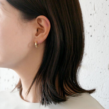 KMJA0141__YG ケンゴ クマ プラス マユ ピアス｜ピアス｜ヴァンドーム