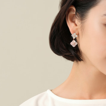 VBMA2003__XP シェルフラワー ピアス｜ピアス｜ヴァンドームブティック