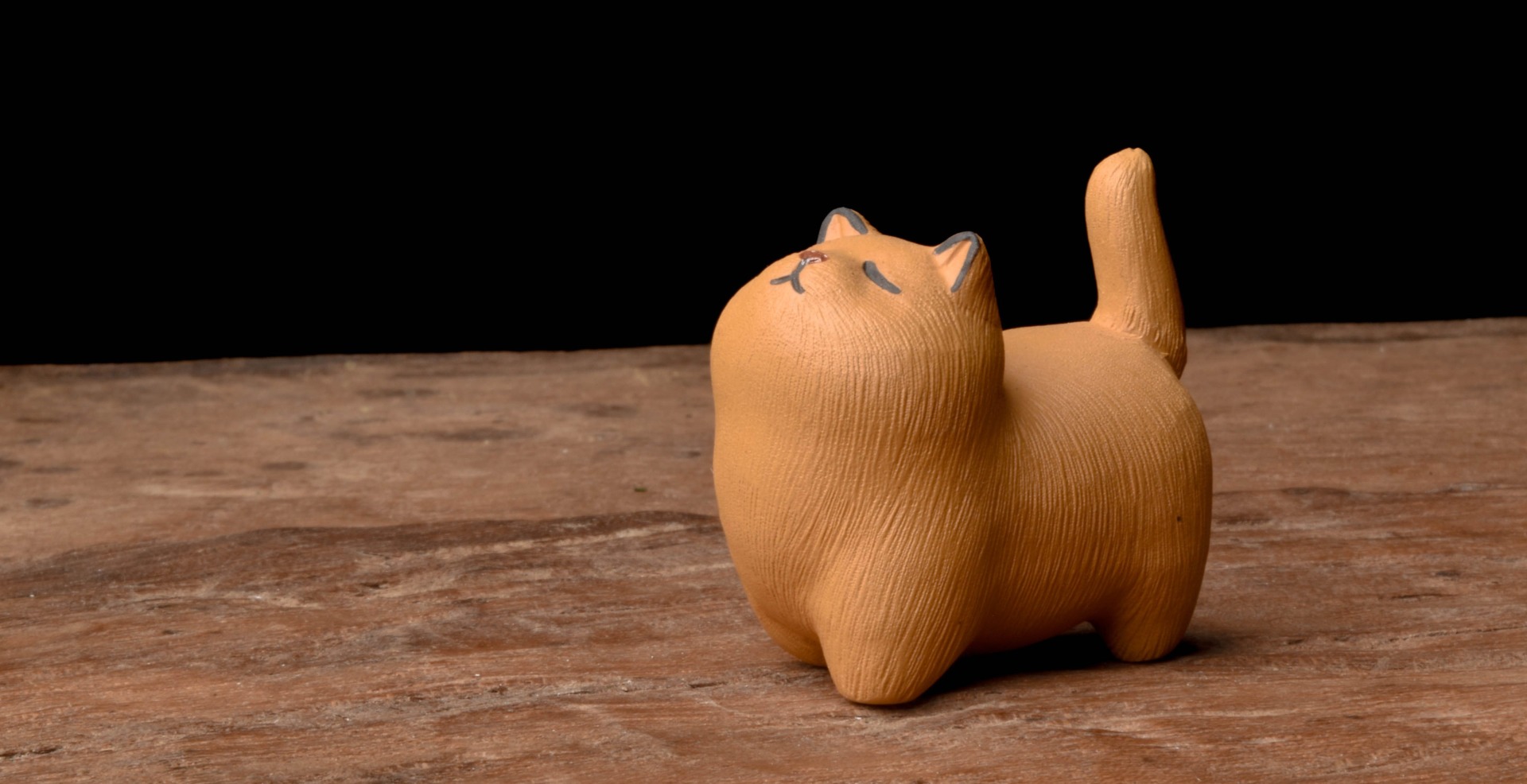 Hand-Made Pampered Cat Tea Pet by artist Zhao Yonghui