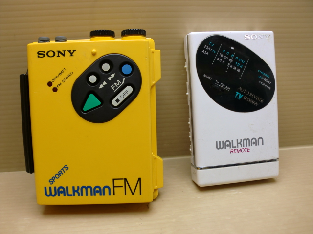 ジャンク ソニー カセットウォークマン SONY WM-F109 ホワイト