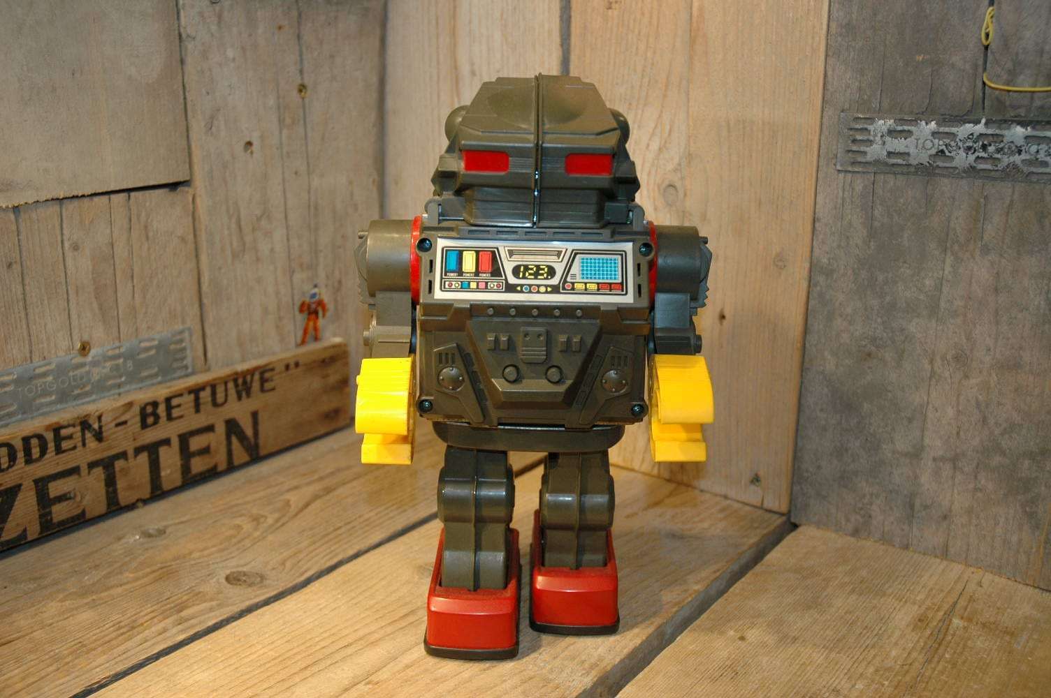 ホリカワ。コスミックファイターロボット。 Horikawa - Cosmic Fighter