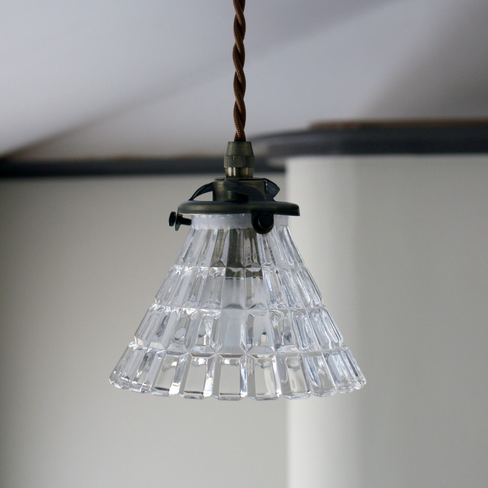 2月中旬入荷予定】ダイヤのようなカットガラスシェードのペンダント