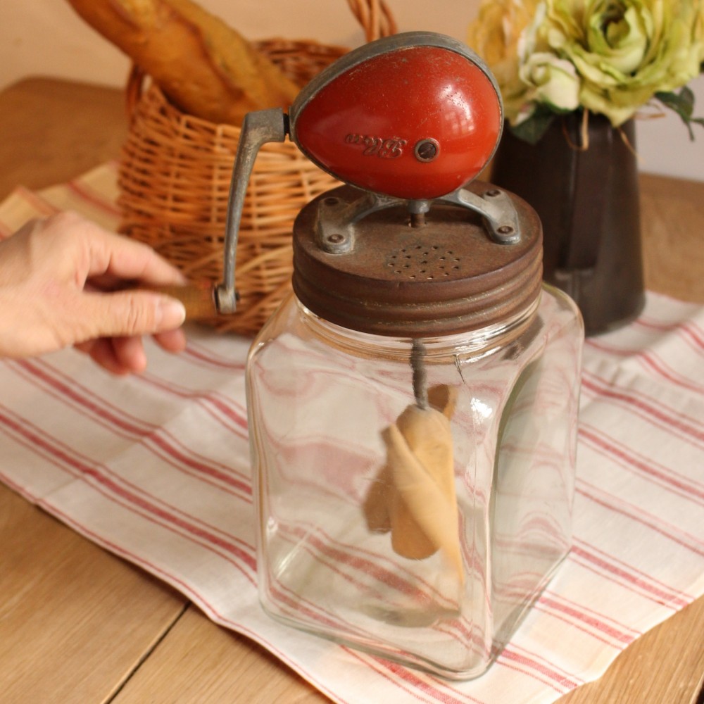 イギリスのキッチン風景が浮かびます♪ヴィンテージのバターメーカー