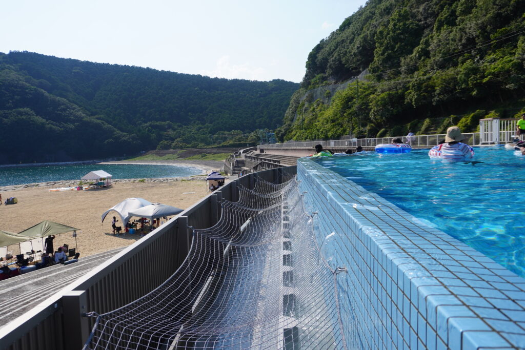 月光仮面 ファミリープール INTEX インテックス スイムセンター