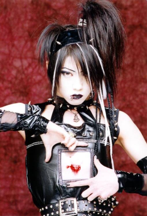 雅缶 MIYAVI MYV 雅-miyavi- Due'le quartz Stream miyavi | Listen to