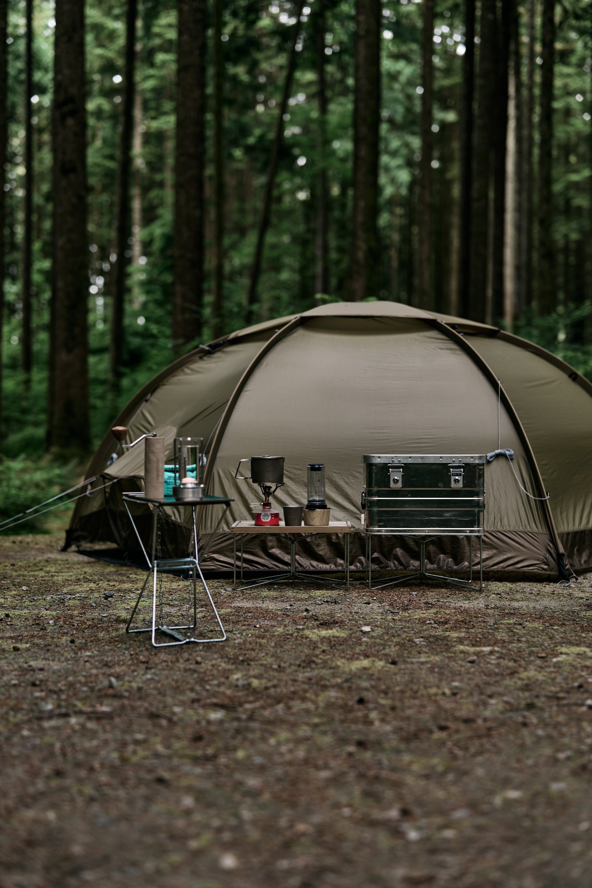 ワンダラウト ユニバーサルウッドトレイ スモール、チェアーの2点