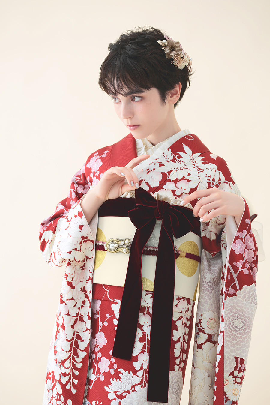 9772］振袖 4点セット 牡丹草花 逸品 白 成人式 卒業式 正絹 着物 袷