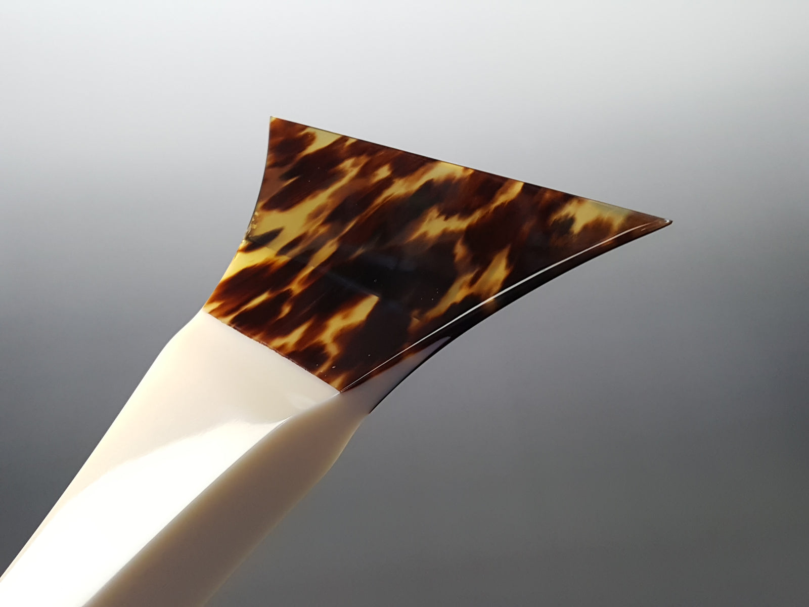 厳選中古品】地唄三味線用 鼈甲撥 七五 JBATI016 | 和楽器市場·新館