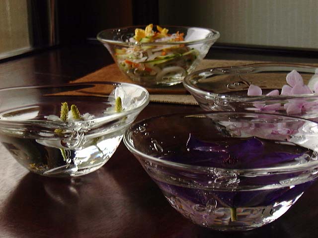 みずあわ三角ガラス小鉢 - 【おとなの和食器屋 さんすい通販本店】