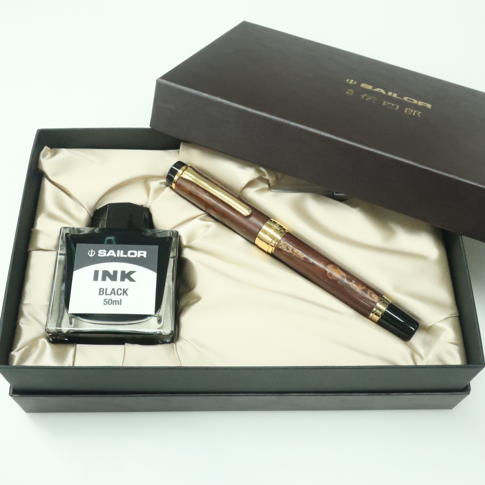 万年筆 4本 14K 3本 不明1本 万年筆 4本 14K 3本 不明1本 Amazon