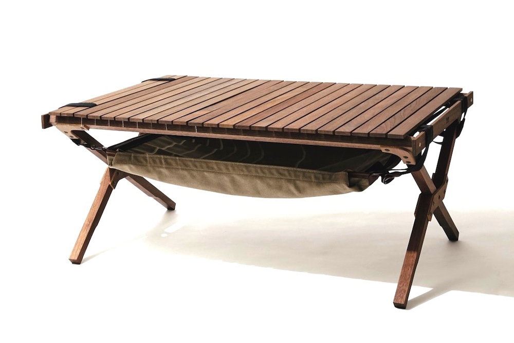 端材から生まれた上質ロールトップテーブル。3WAY仕様のマットが付属し