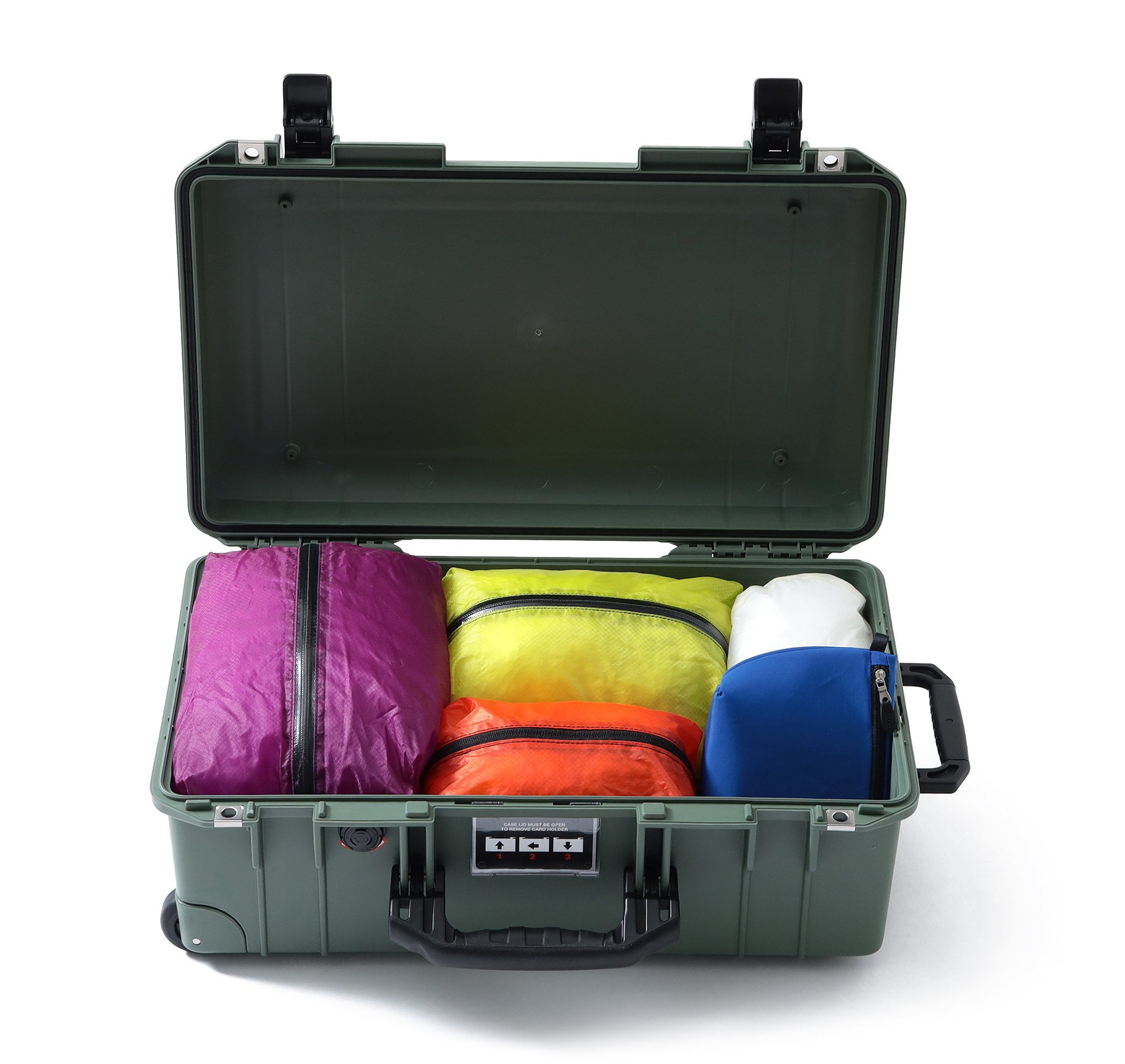 ビームスがペリカンに別注した、最強スペックなキャリーケースは見逃し