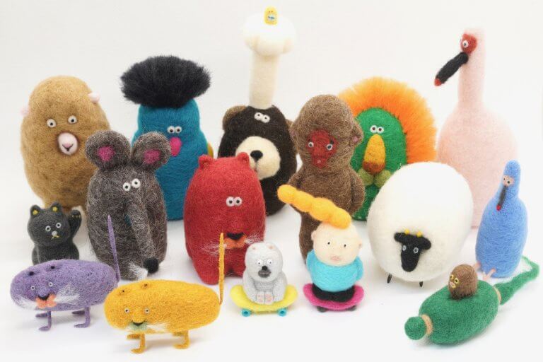 ゆる～い羊毛フェルト人形にほっこり！「ともだちのトモダチのともだち