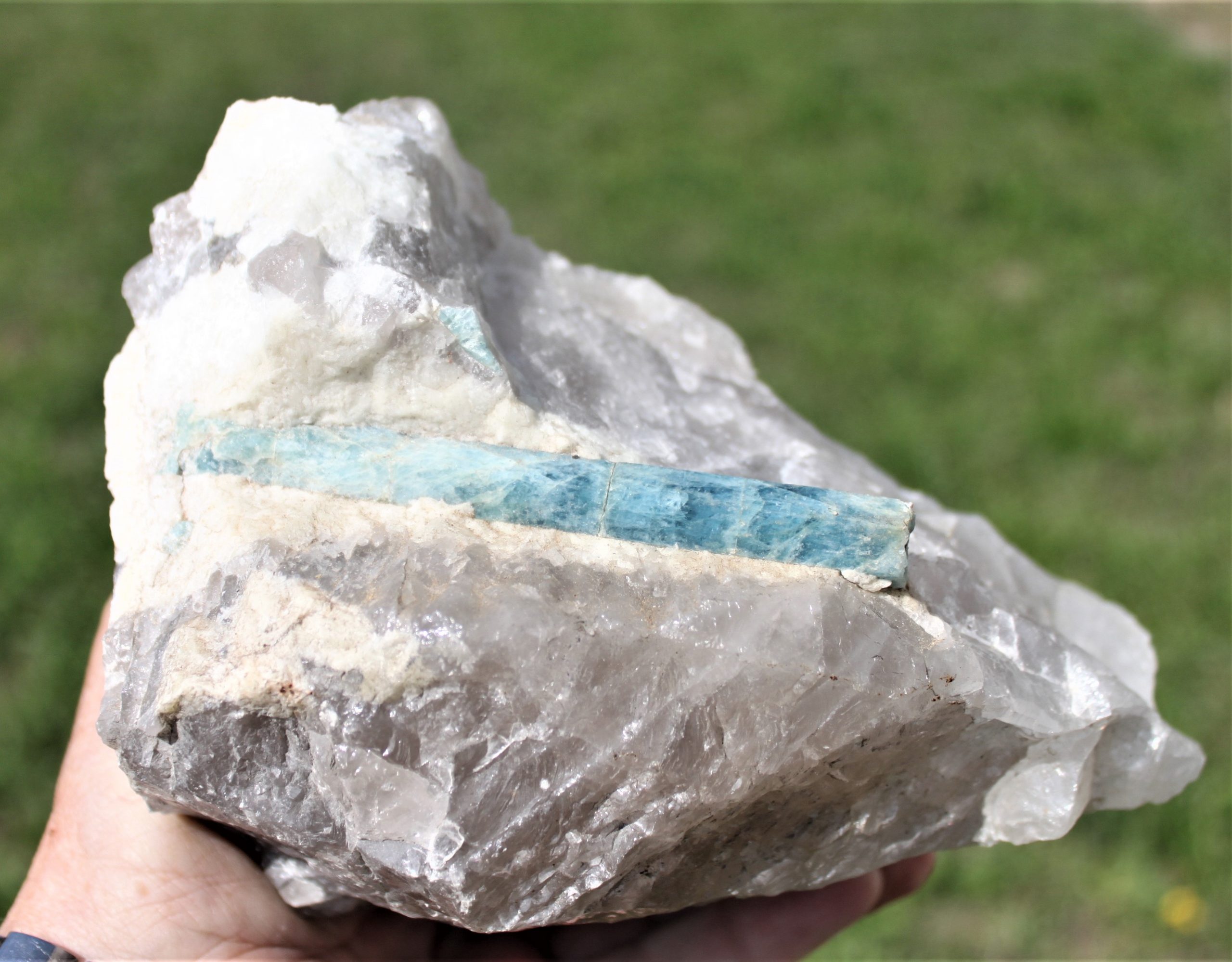 ペグマタイト中のブルーベリル - WESTGEM Minerals