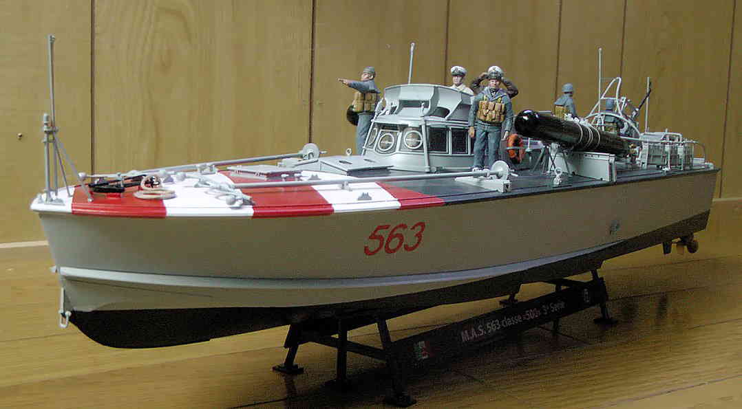 タミヤ 1/35 イタリア海軍 魚雷艇 MAS 500級&クルー6体 イタレリ