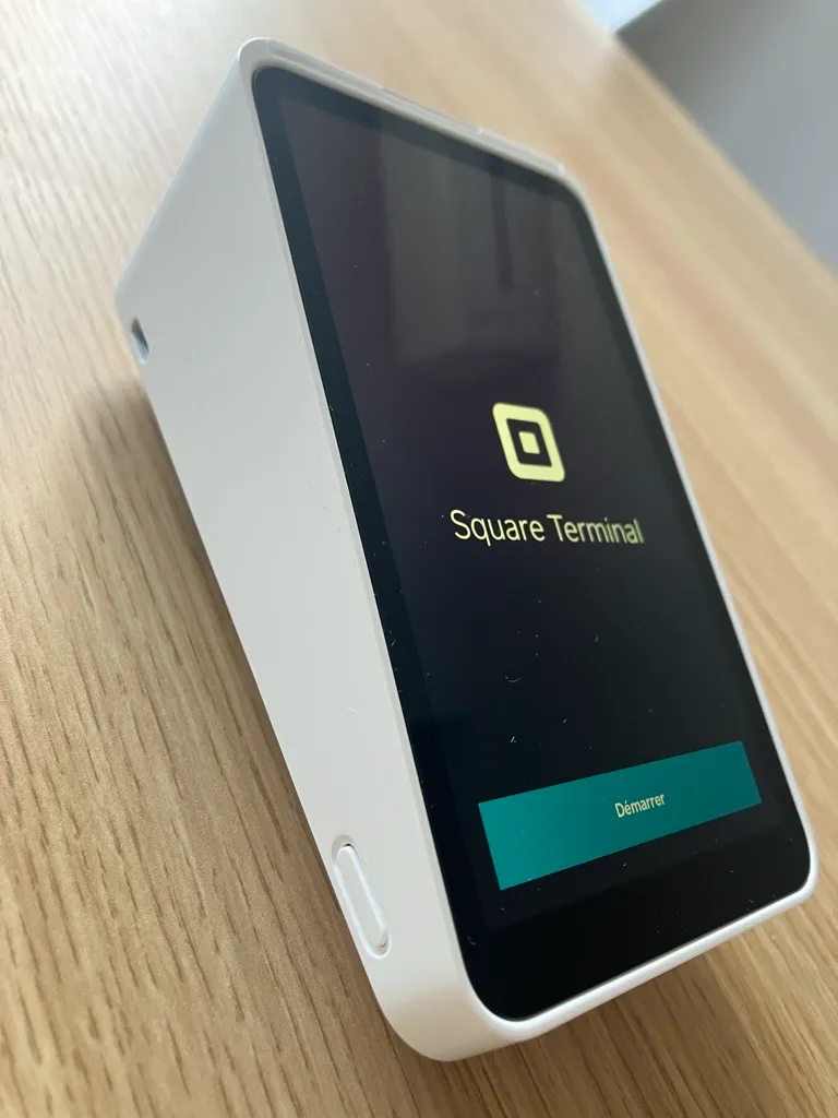 Square Terminalとは？使い方・専用ハブ・料金、キャンペーン情報まで