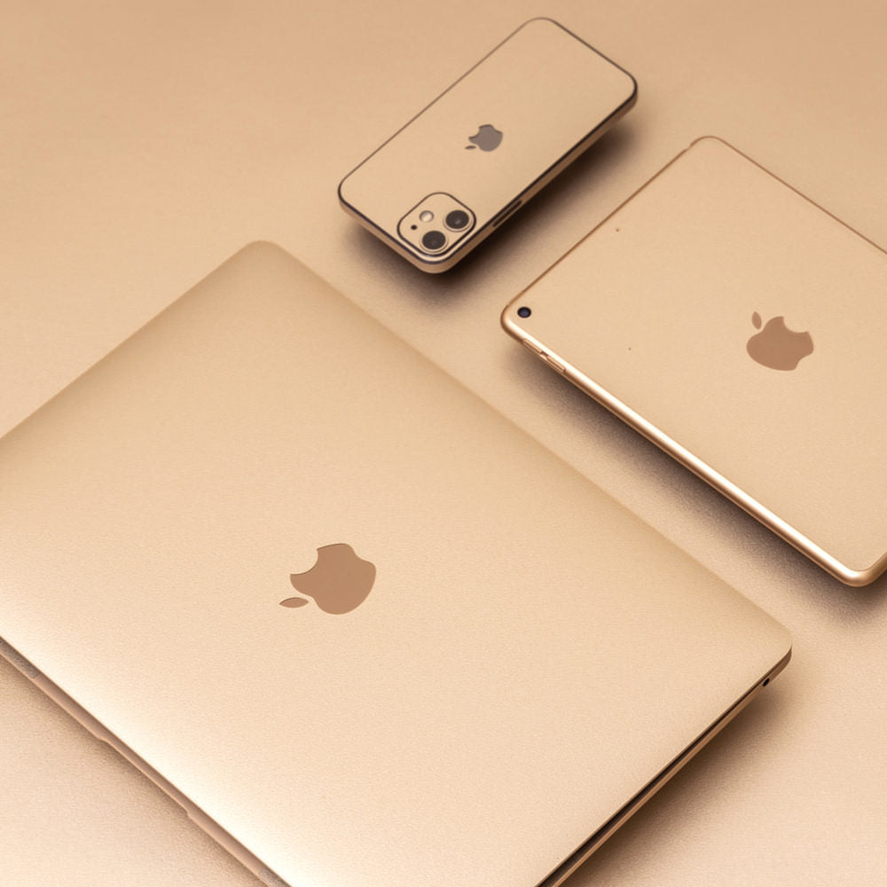 スキンシール MacBook Pro 13インチ (2020〜2022, M1 M2) ゴールド