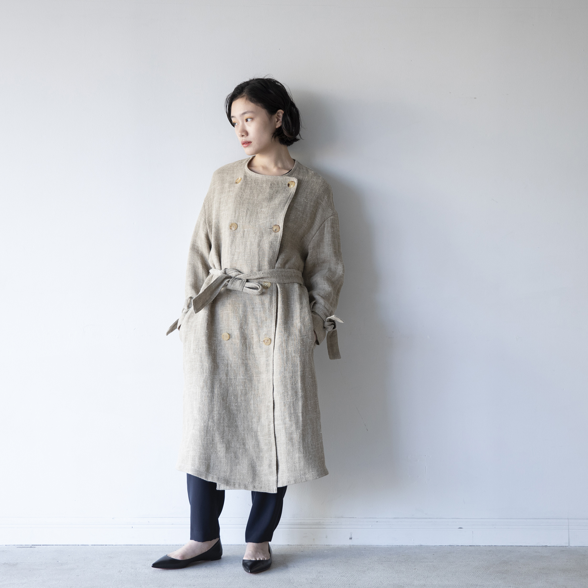 リネン ノーカラートレンチコート - SAQUI - weeksdays