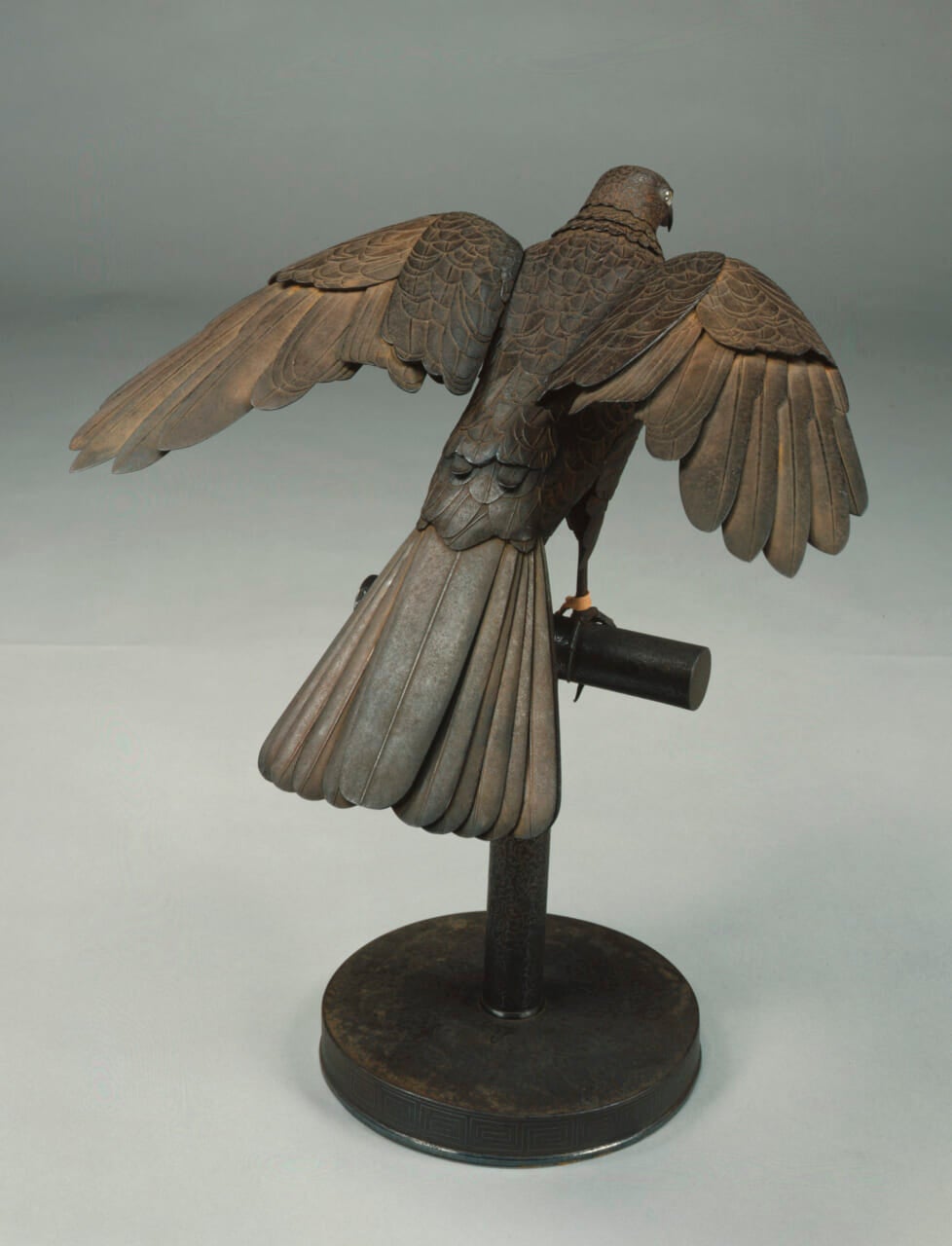 大鵬は羽を広げて鷹 工芸品 美術品 置物 鷹工芸品