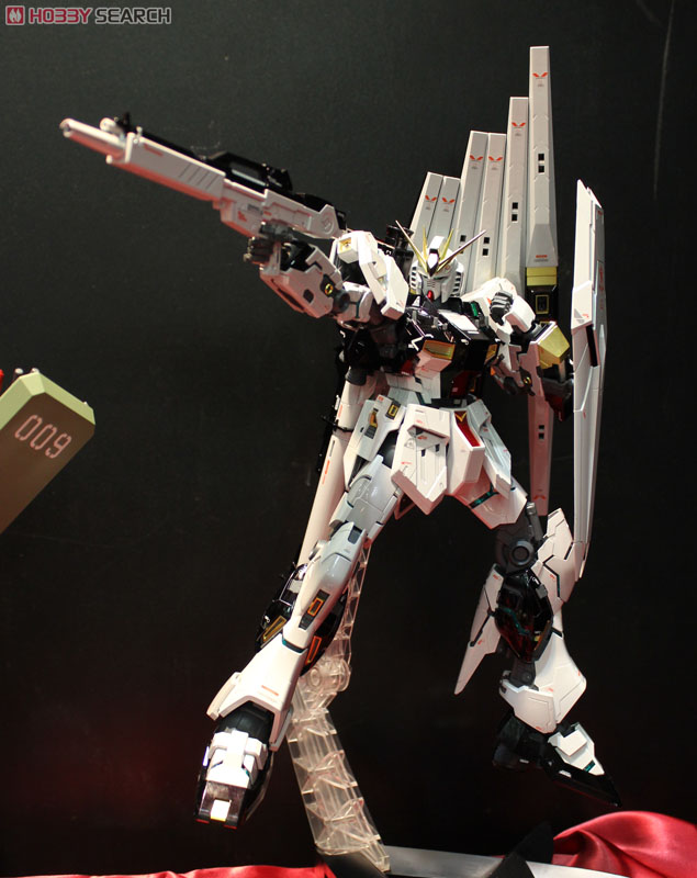 MG RX-93 νガンダム（ニューガンダム） MG 1/100 RX-93 νガンダム