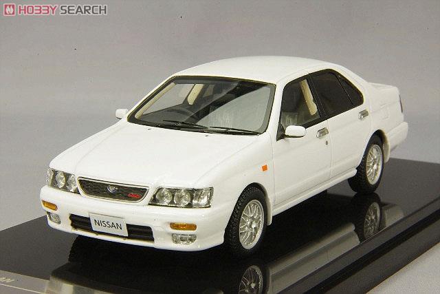 マルイ1/24 ブルーバード SSS-S ターボ ホワイトボディー ニッサン