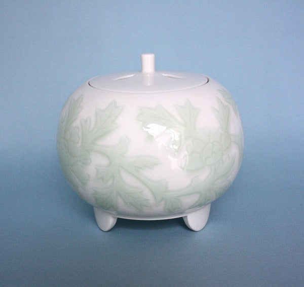 2366 【人間国宝】【井上萬二】白磁染麦彫文 香炉 未使用 2366 【人間