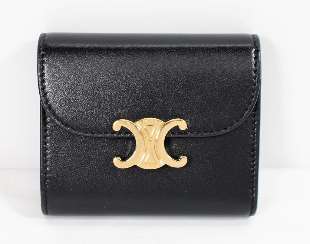 人気のセリーヌ「トリオンフ スモール フラップ ウォレット」高価買取