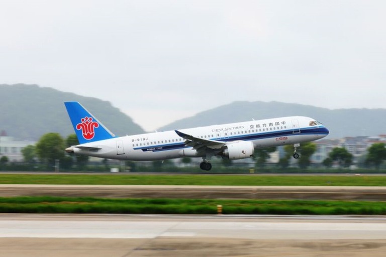 C919に乗ってみた 中国初の国産旅客機、エアバスA320に対抗(1