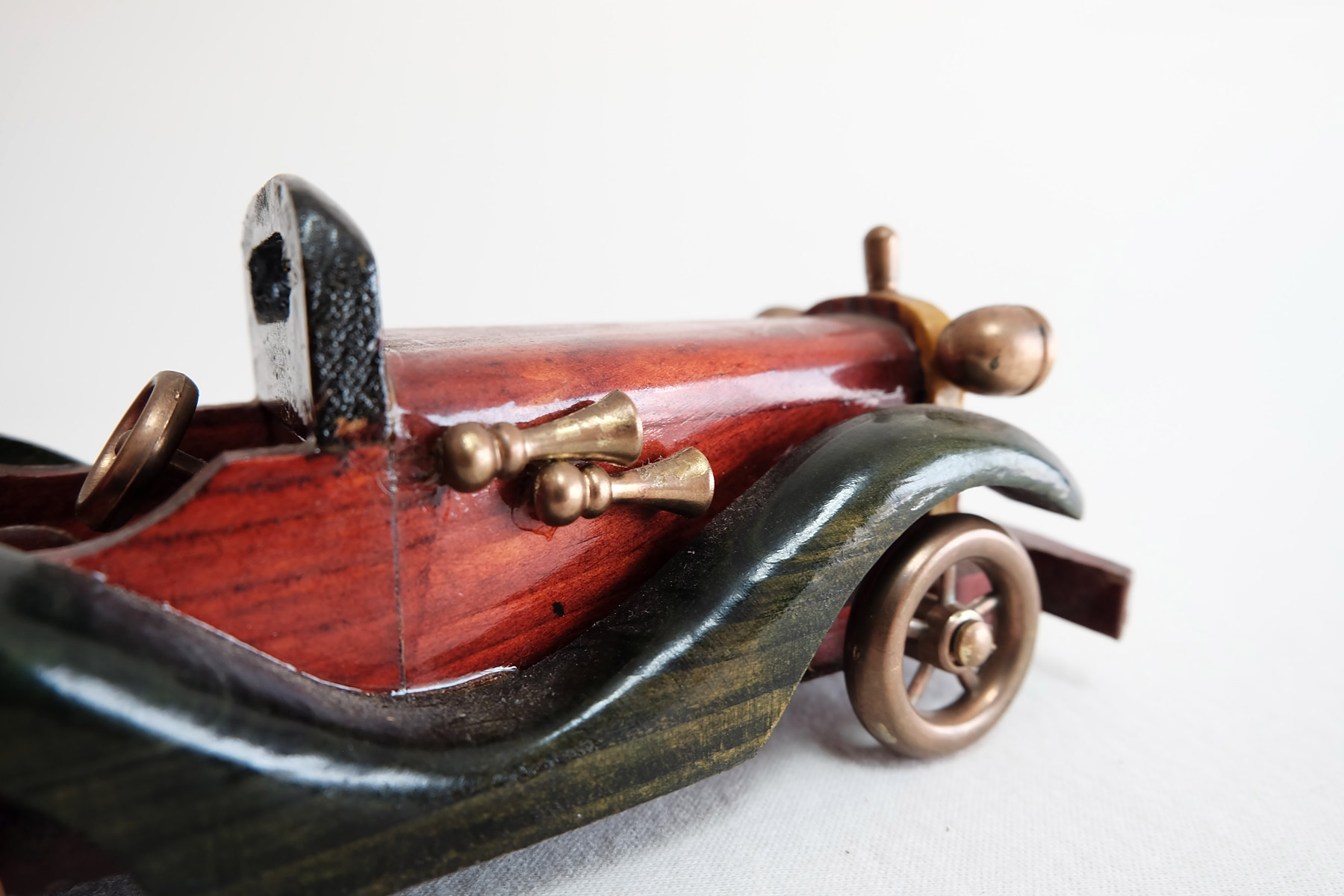 車の木製おもちゃ（オープンカータイプ） | ココロバエ 〜Cocorobae