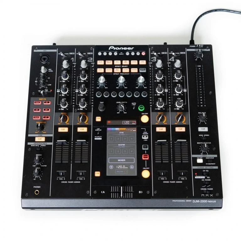 DJミキサー Pioneer DJM-2000