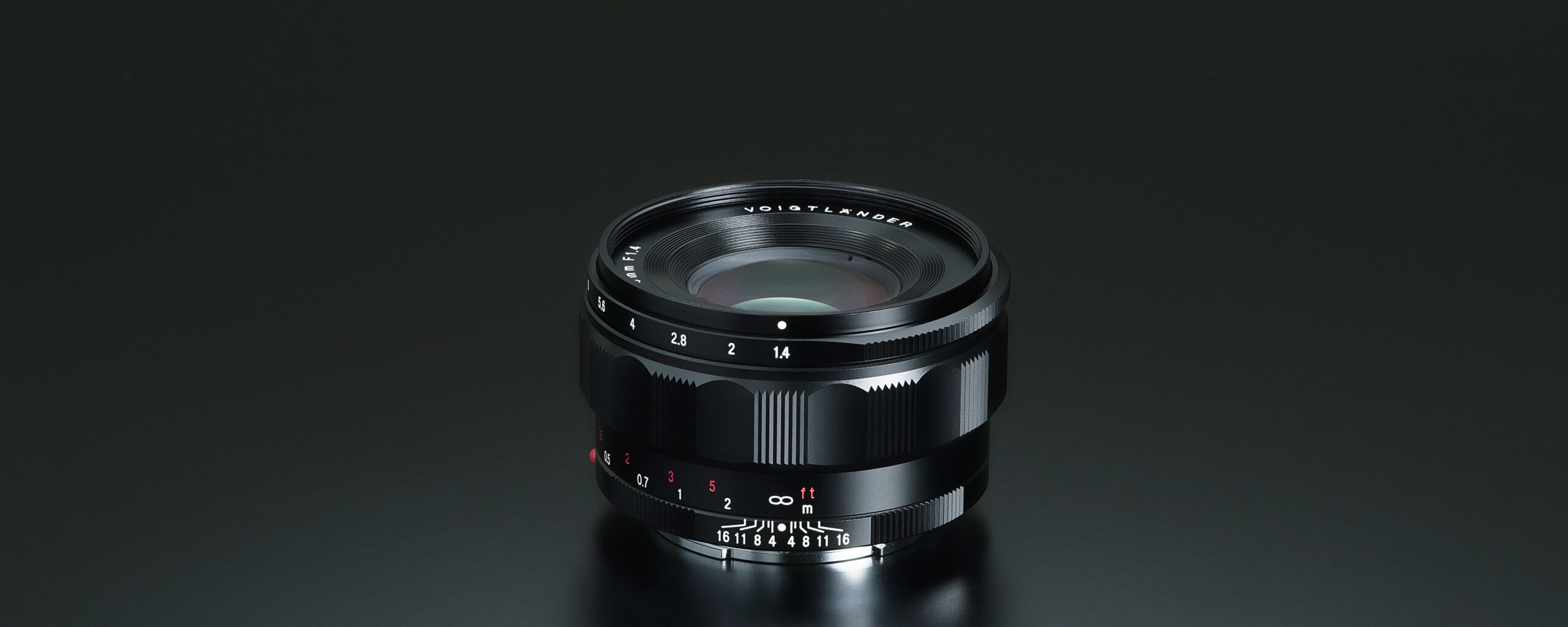 NOKTON classic 35mm F1.4 - 株式会社コシナ