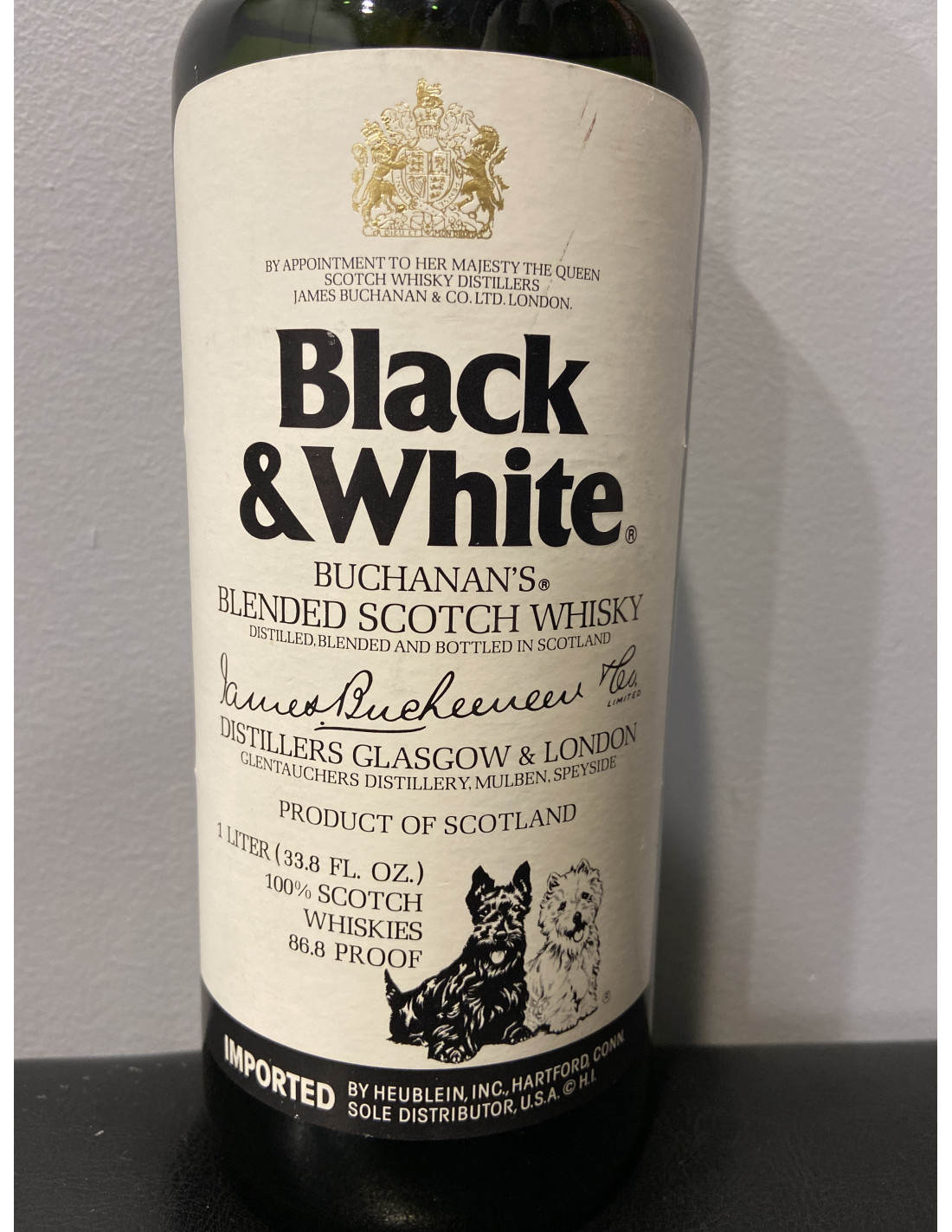 Buchanan's Black & White Whisky | cabinet7