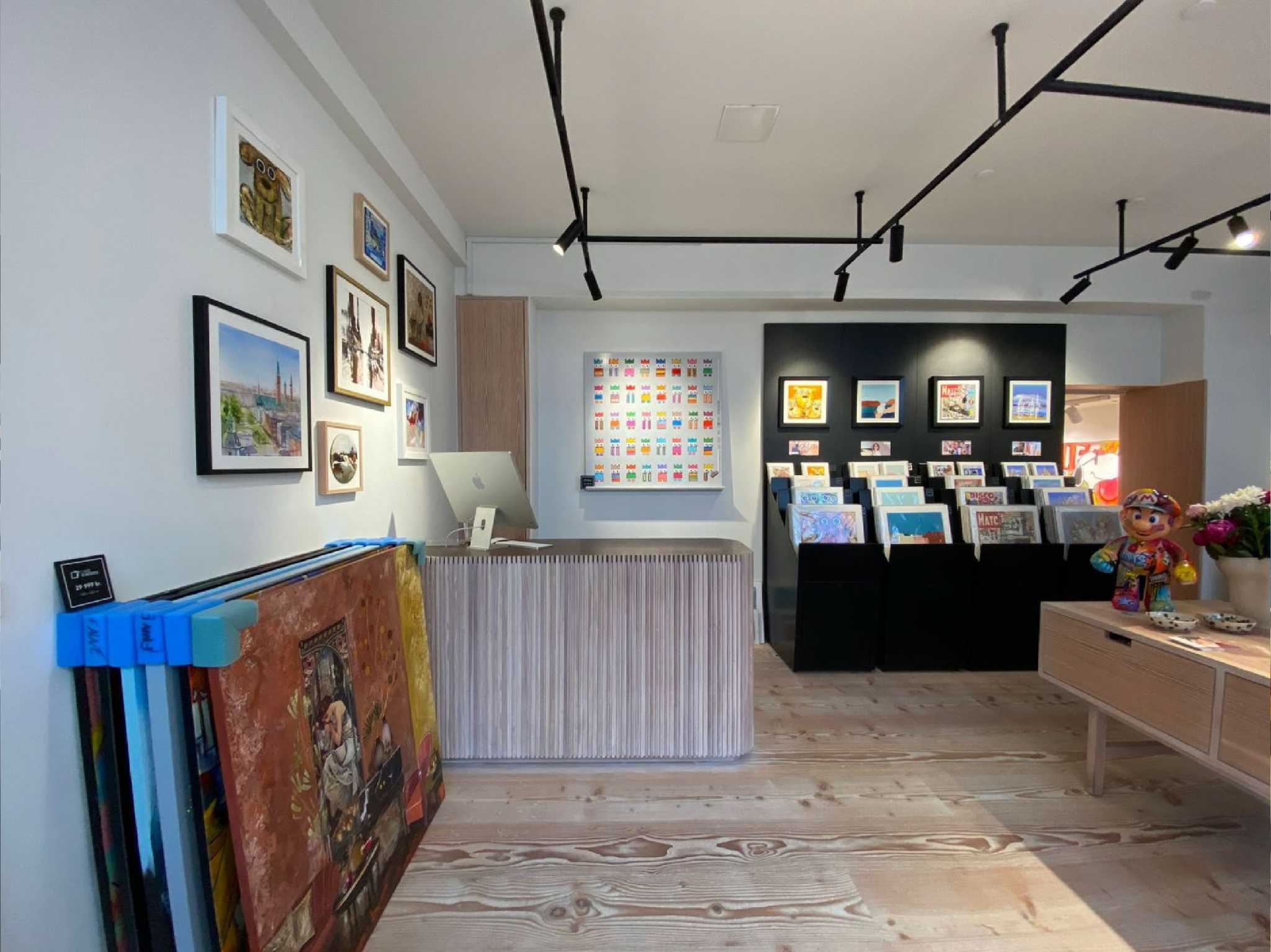 Contemporary Paintings for Sale | Carré d'artistes